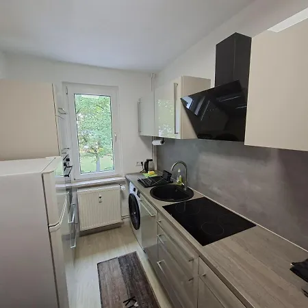 Basovic - Moderne 1-zimmer-wohnung In Apartment Merseburg